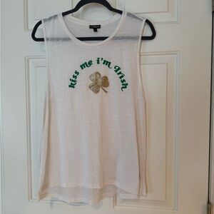 EXPRESS “Kiss Me I’m Irish” Tank Top, Medium